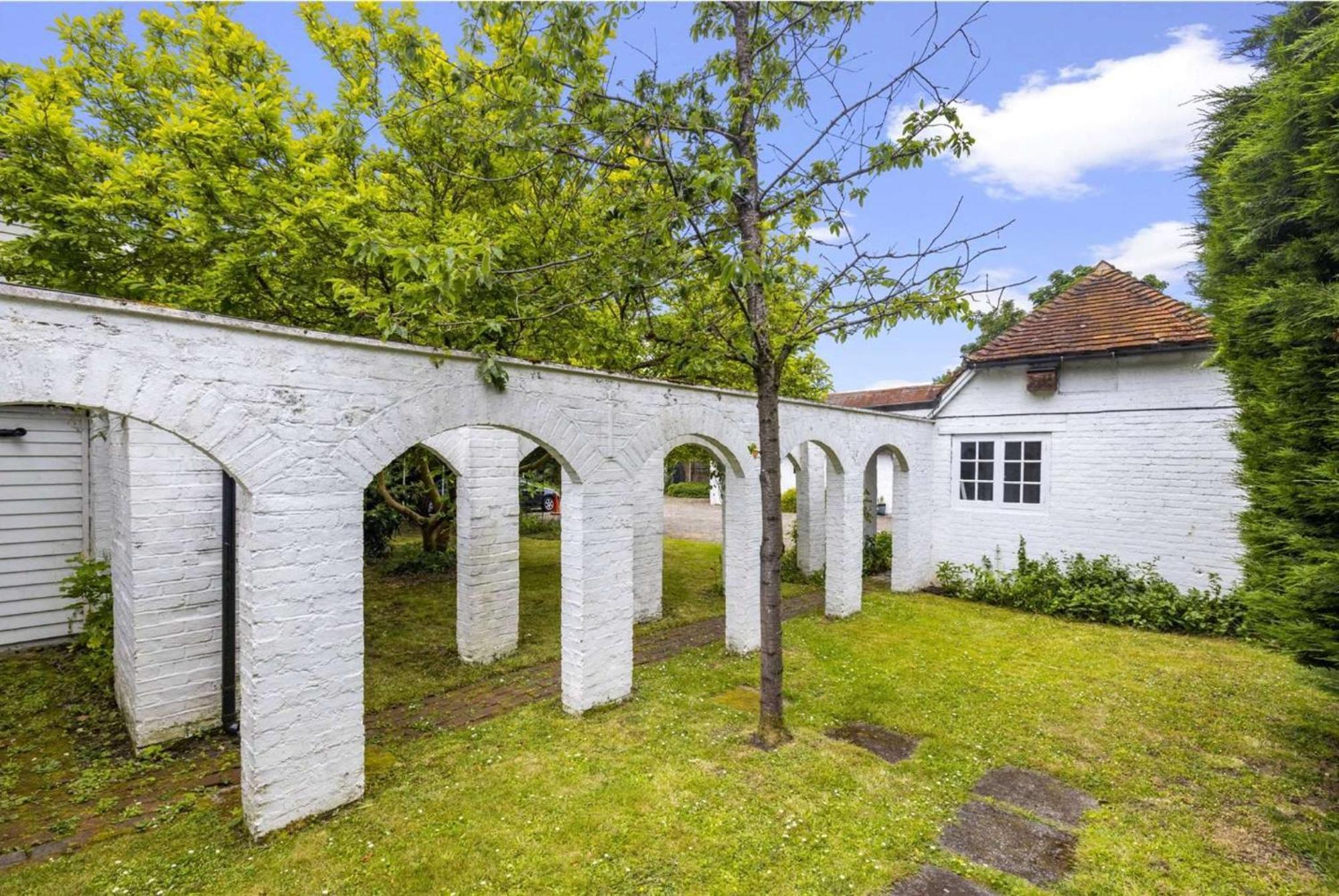 English Farmhouse Cottage Guildford Bagian luar foto