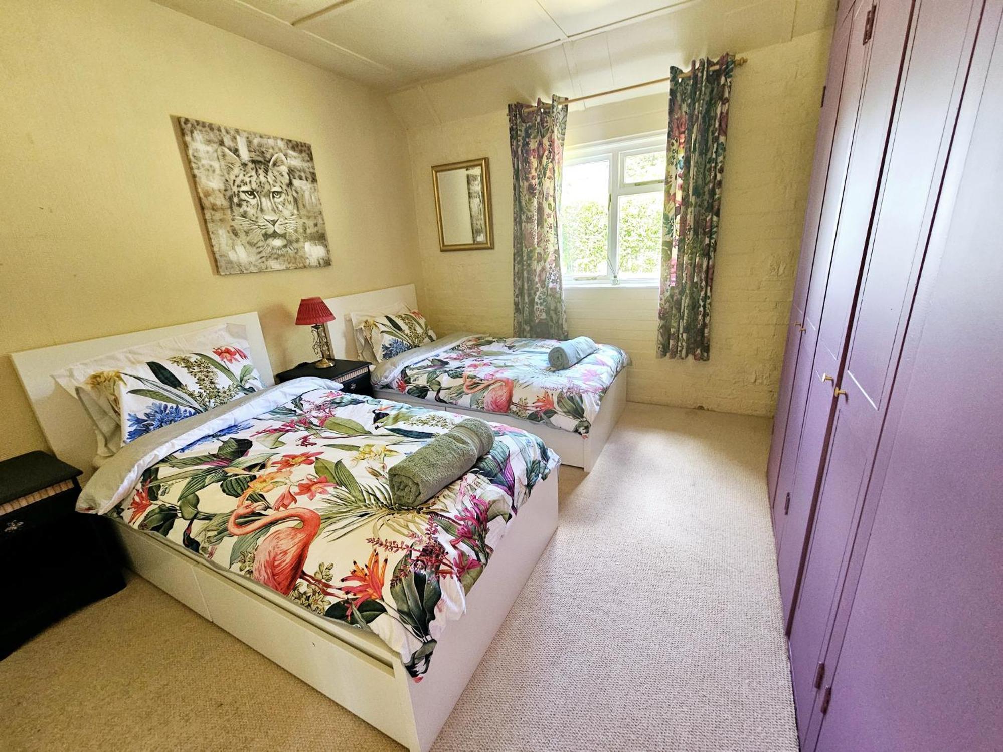 English Farmhouse Cottage Guildford Bagian luar foto