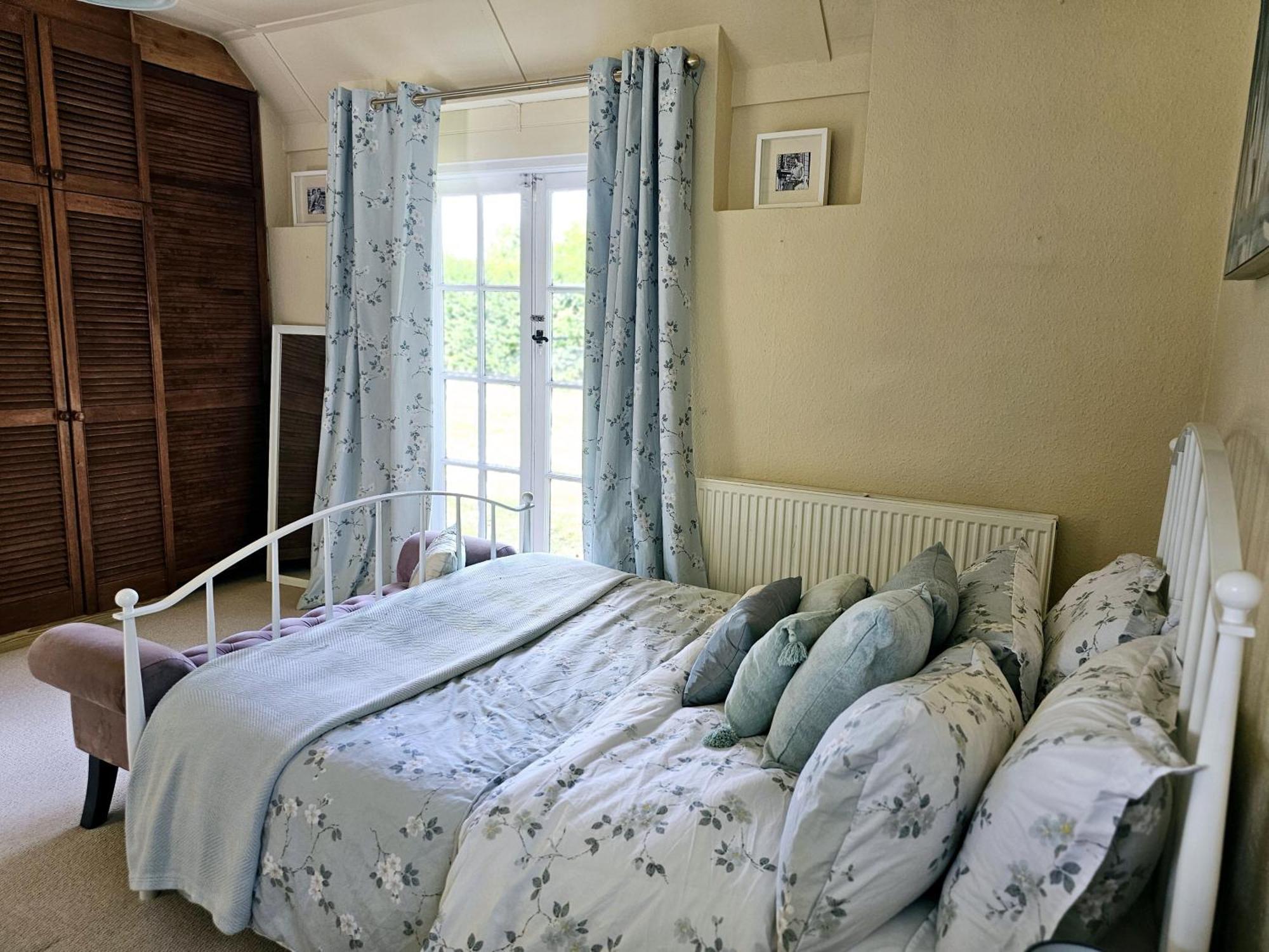 English Farmhouse Cottage Guildford Bagian luar foto