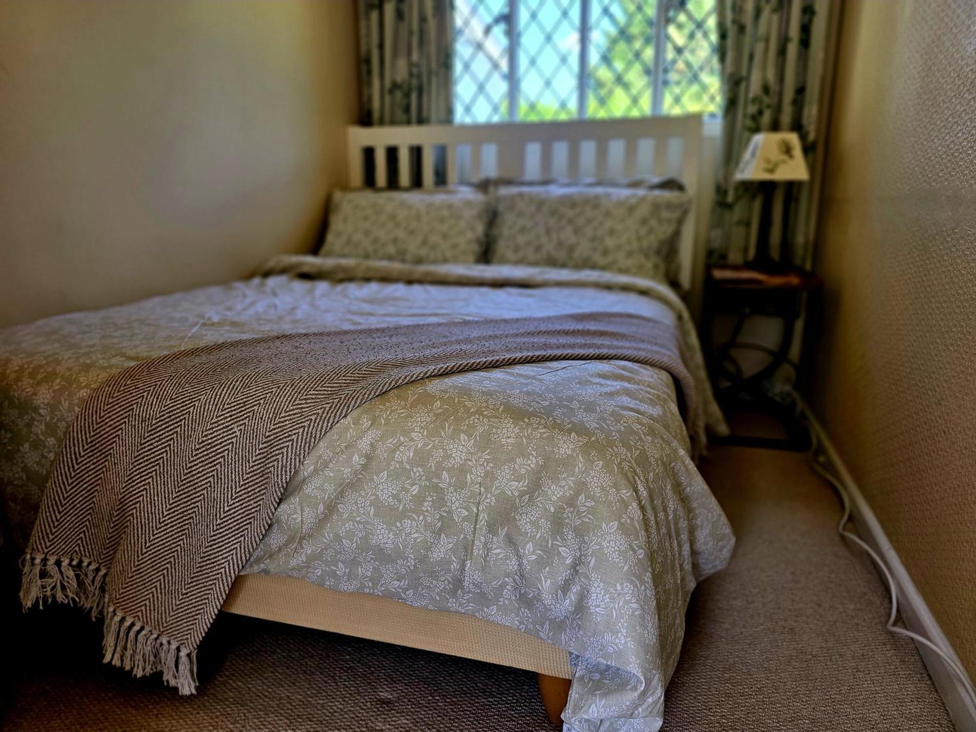 English Farmhouse Cottage Guildford Bagian luar foto
