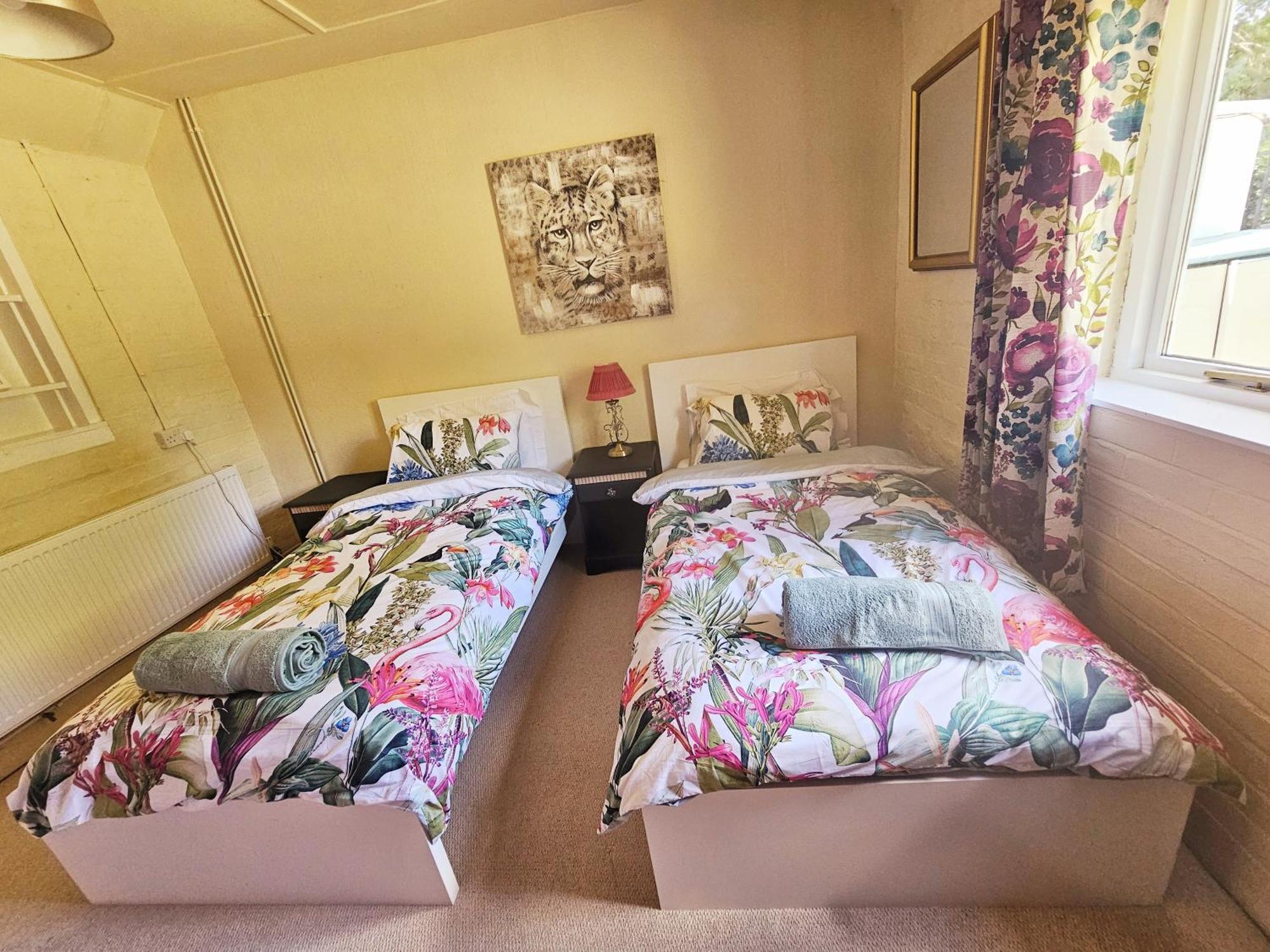 English Farmhouse Cottage Guildford Bagian luar foto