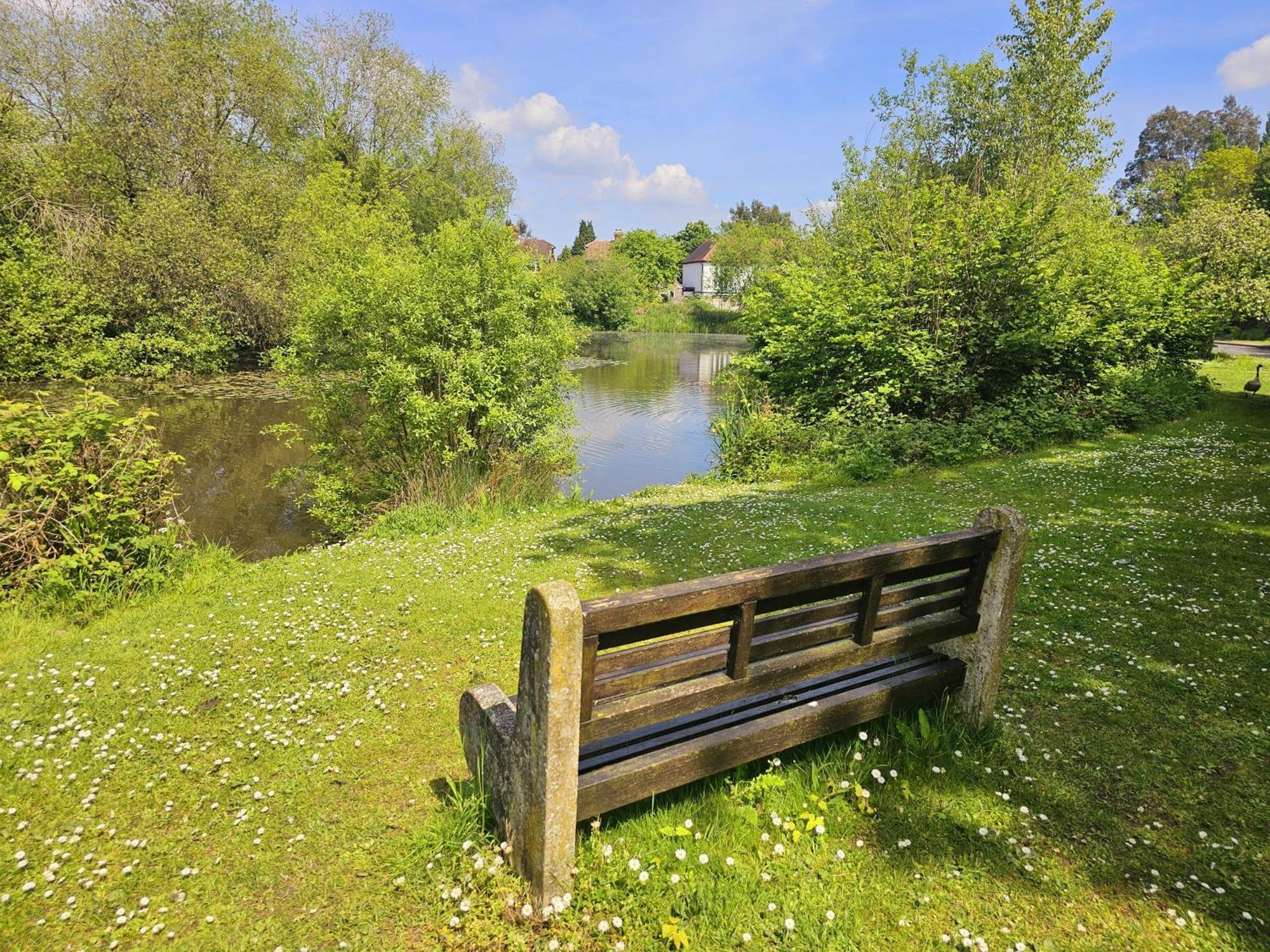 English Farmhouse Cottage Guildford Bagian luar foto