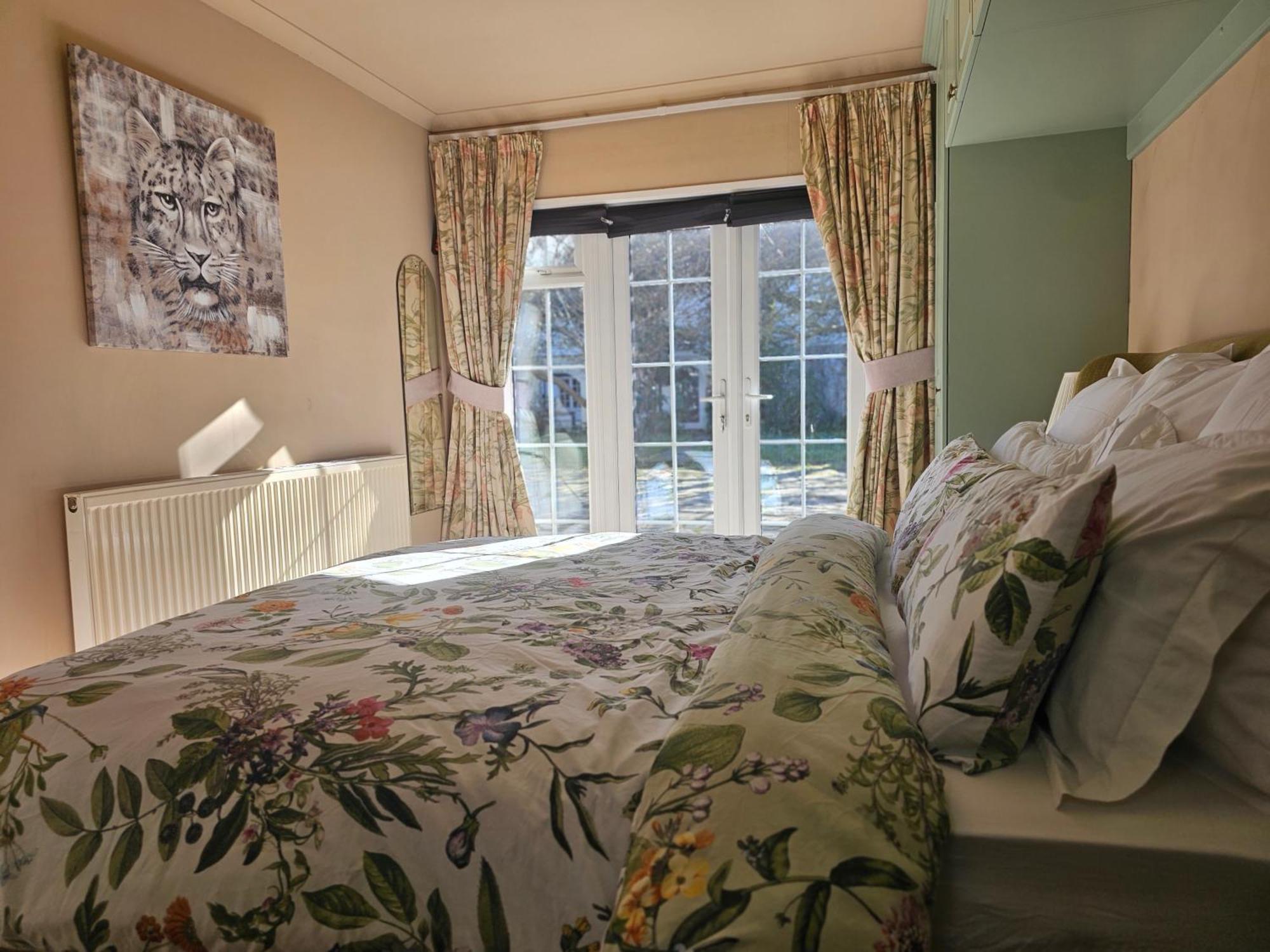 English Farmhouse Cottage Guildford Bagian luar foto