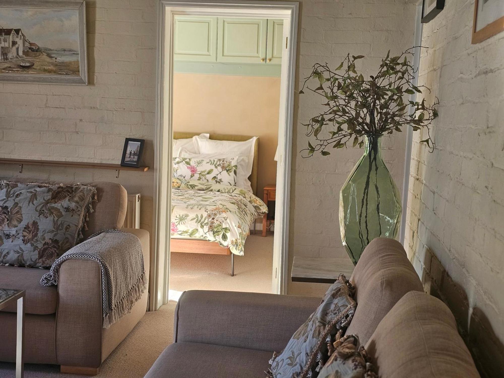 English Farmhouse Cottage Guildford Bagian luar foto
